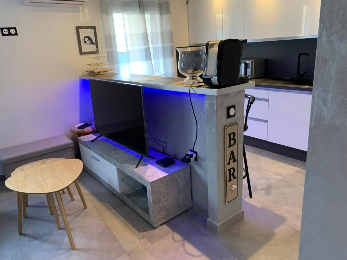 Grand Studio Tres Agreable Avec Bar, Cuisine Et Terrasse 케인즈수르메르 외부 사진