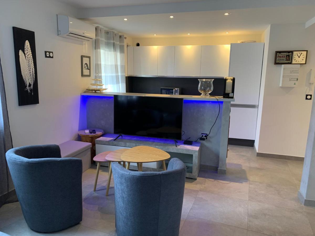 Grand Studio Tres Agreable Avec Bar, Cuisine Et Terrasse 케인즈수르메르 외부 사진
