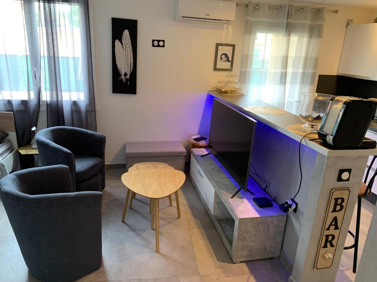 Grand Studio Tres Agreable Avec Bar, Cuisine Et Terrasse 케인즈수르메르 외부 사진