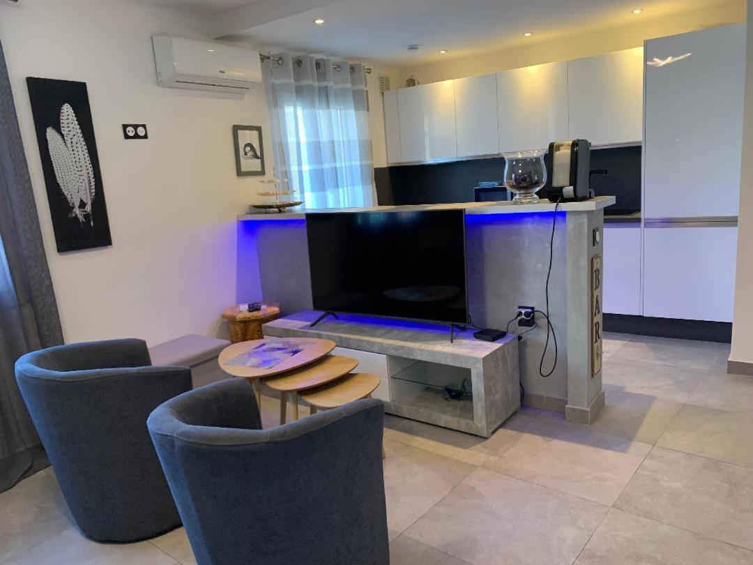Grand Studio Tres Agreable Avec Bar, Cuisine Et Terrasse 케인즈수르메르 외부 사진