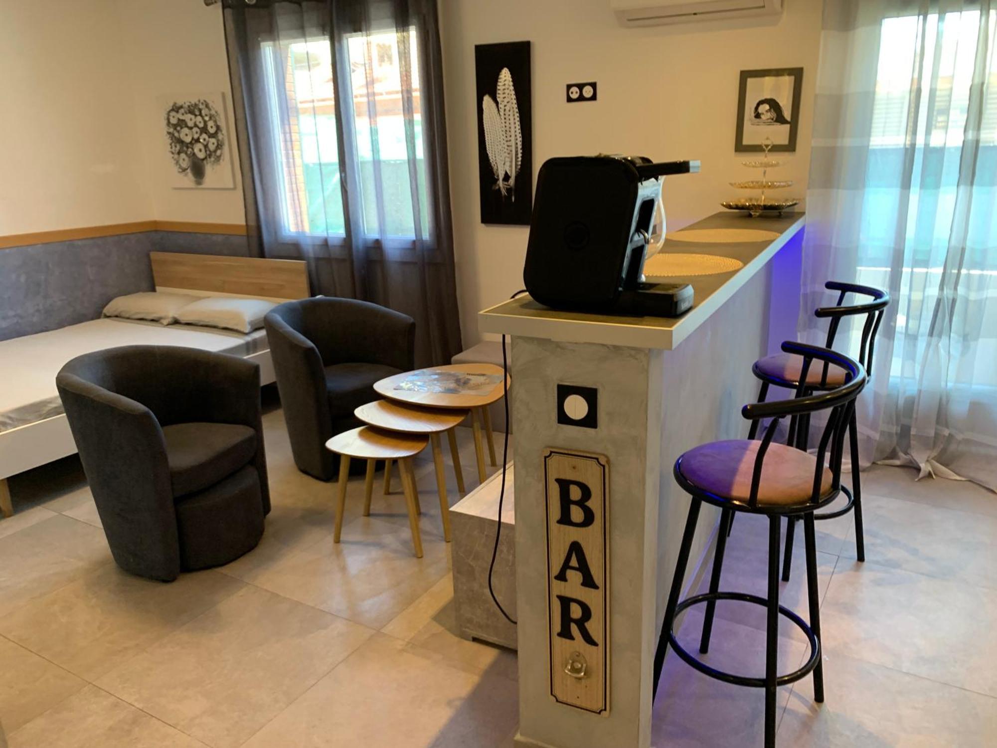 Grand Studio Tres Agreable Avec Bar, Cuisine Et Terrasse 케인즈수르메르 외부 사진